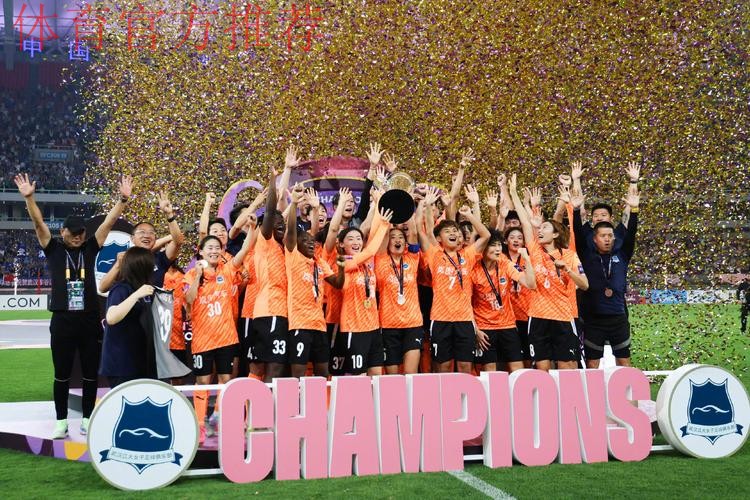 2016足协杯赛事落幕 背后故事温情传递正能量 2016足协杯赛事落幕 背后故事温情传递正能量